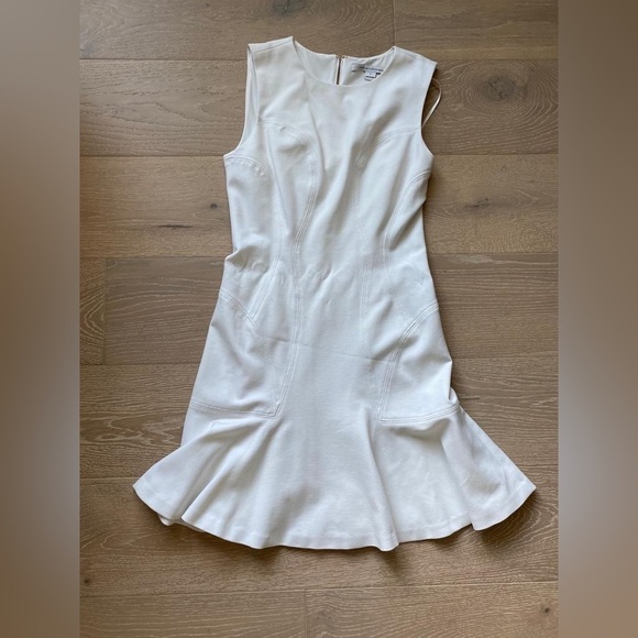 Diane Von Furstenberg Dresses & Skirts - DIANE von FURSTENBERG "Jaelyn" Dress